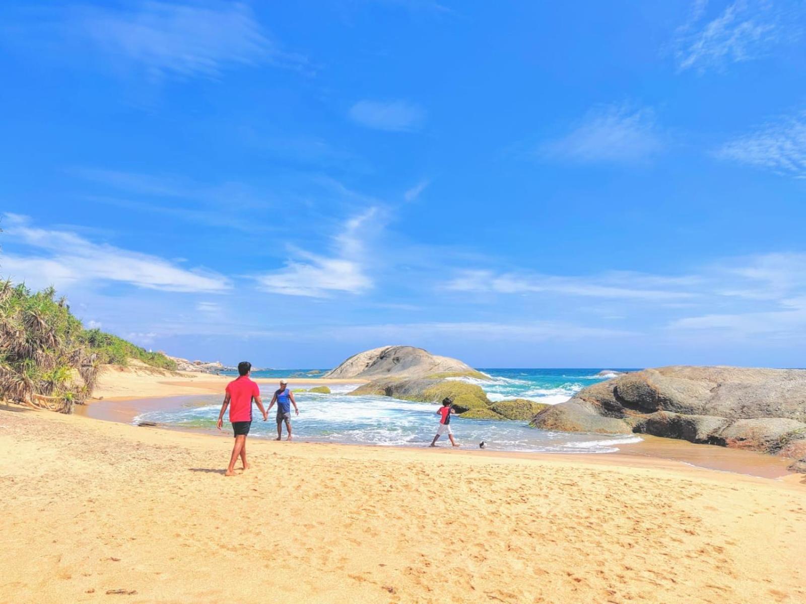 Garnet Yala Kirinda (Hambantota)