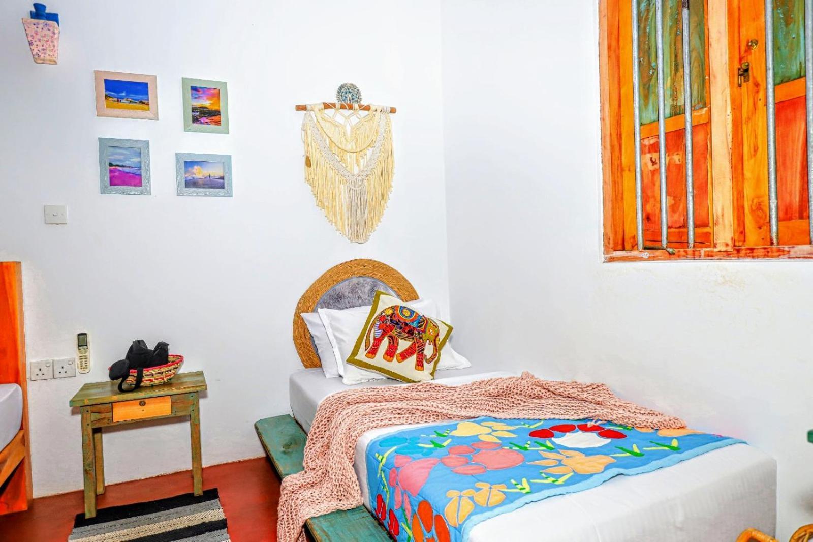 Lodge Garnet Yala *